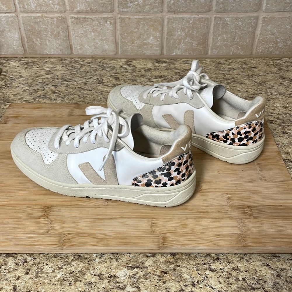 Veja V-10 Sneakers